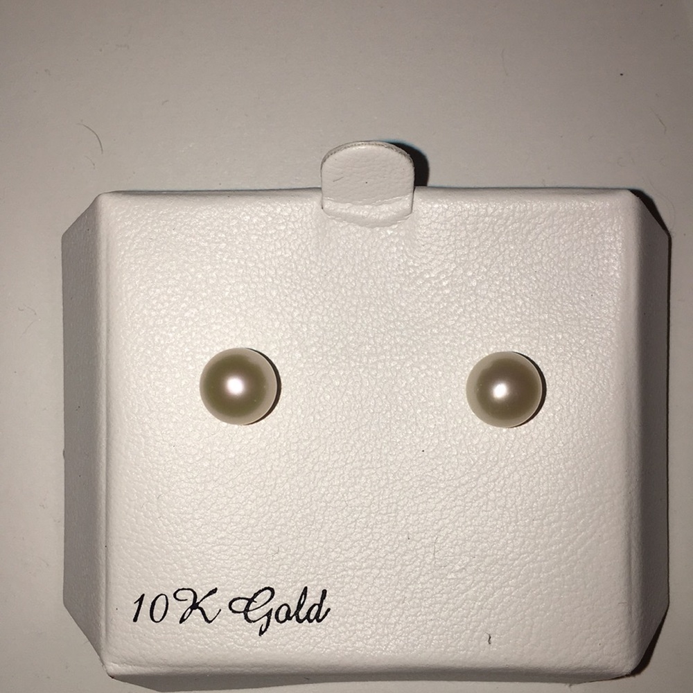 Pearl earrings